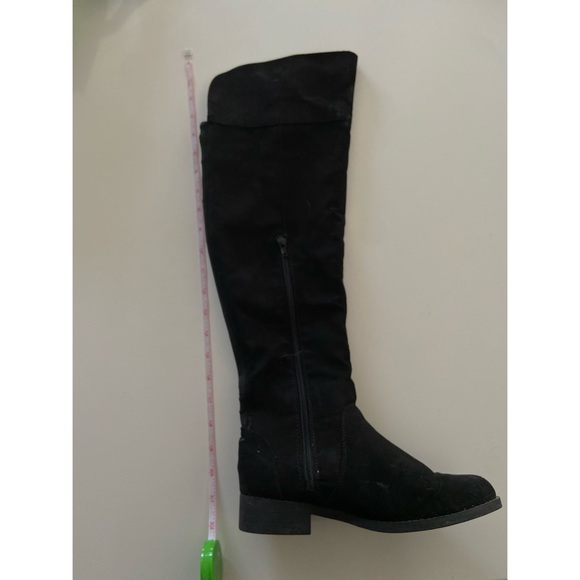Over-the-knee black suede boots - Picture 6 of 6